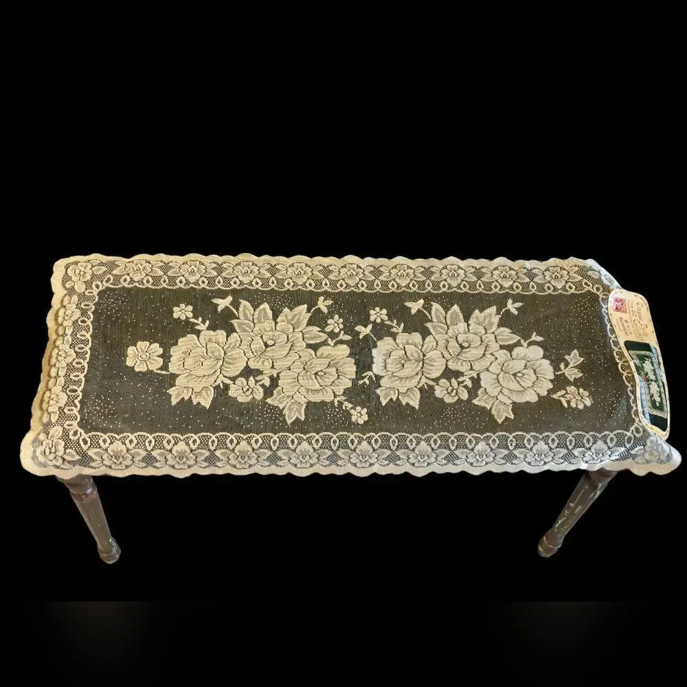 NWT Vintage lace doily runner